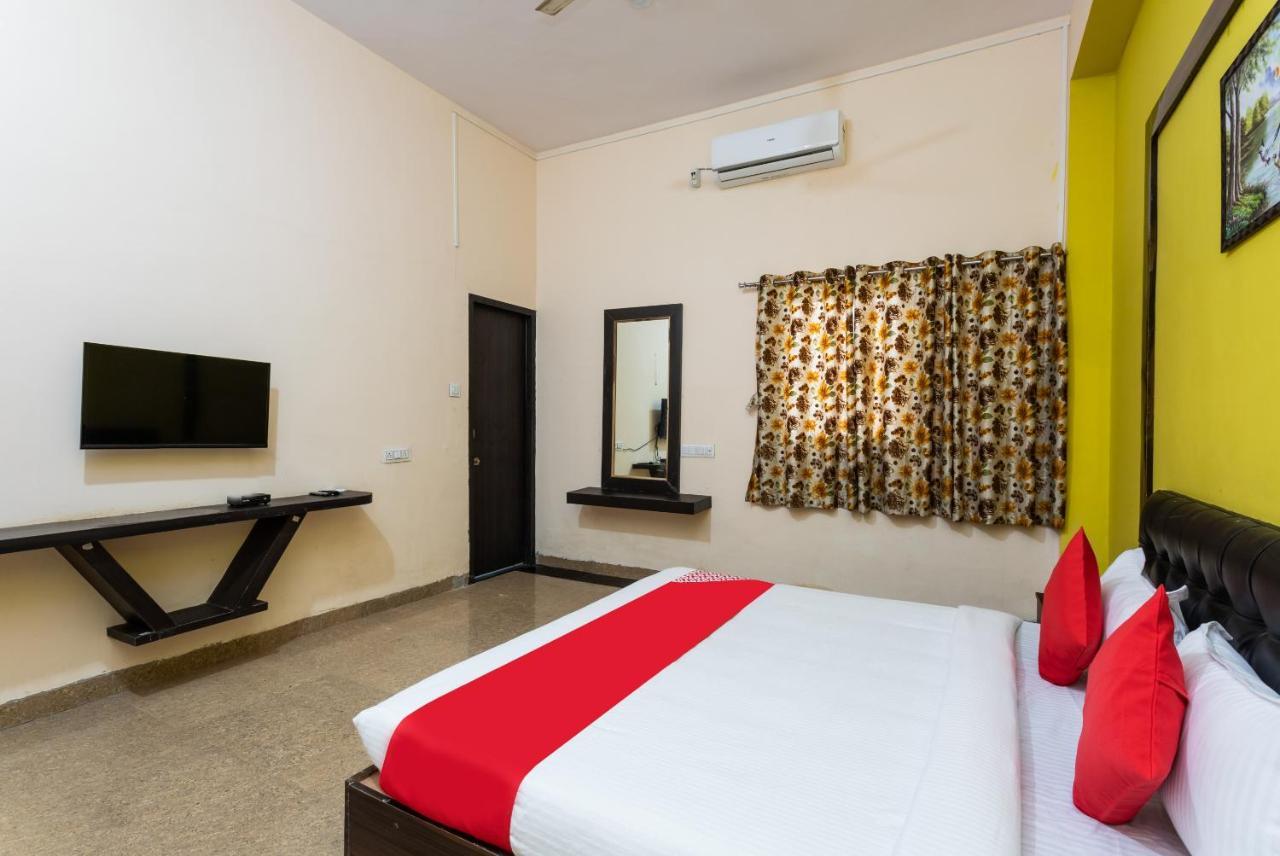 โอโย 35845 ยู-เทิร์น Hotel Harsola ภายนอก รูปภาพ