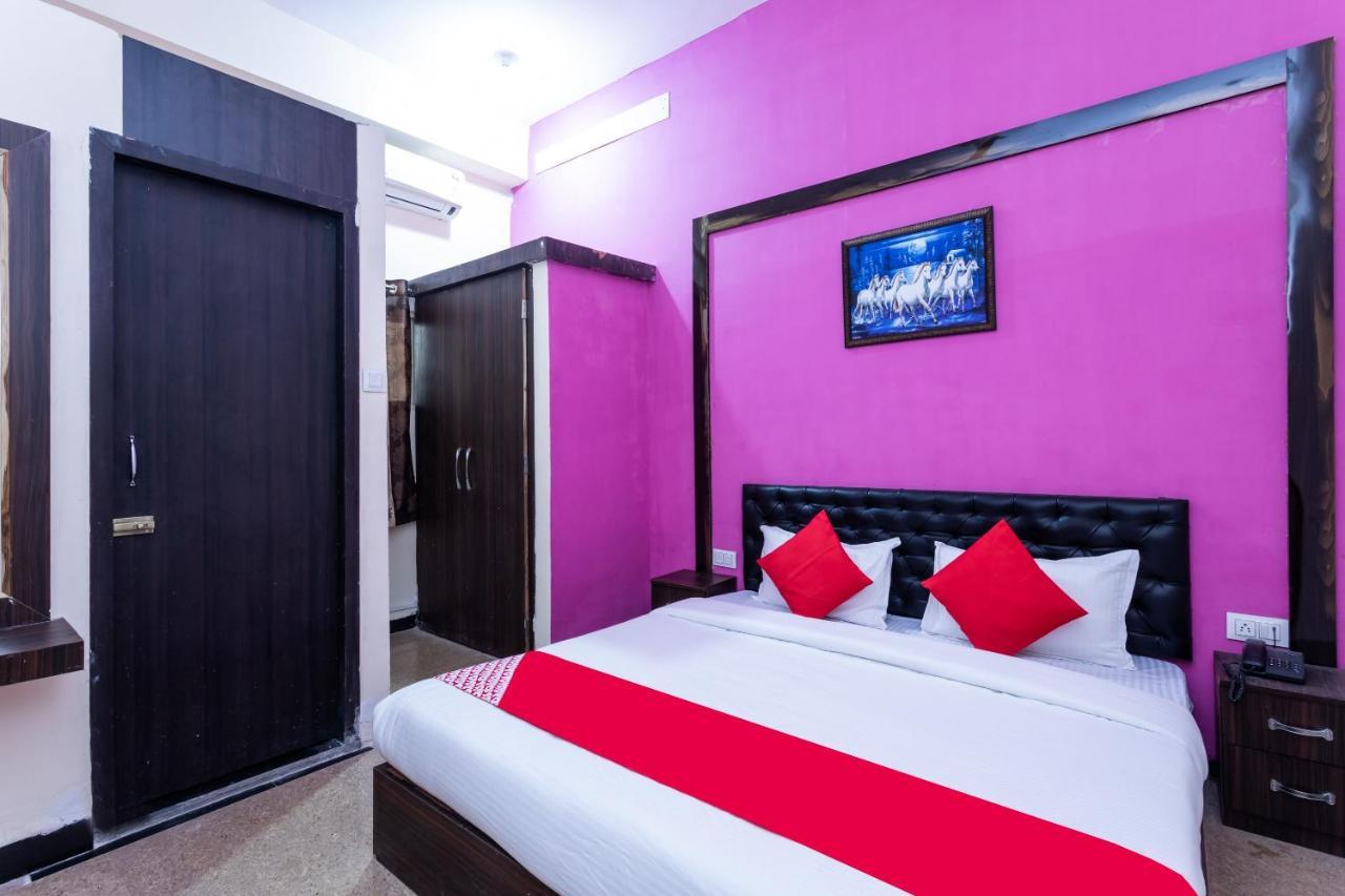 โอโย 35845 ยู-เทิร์น Hotel Harsola ภายนอก รูปภาพ