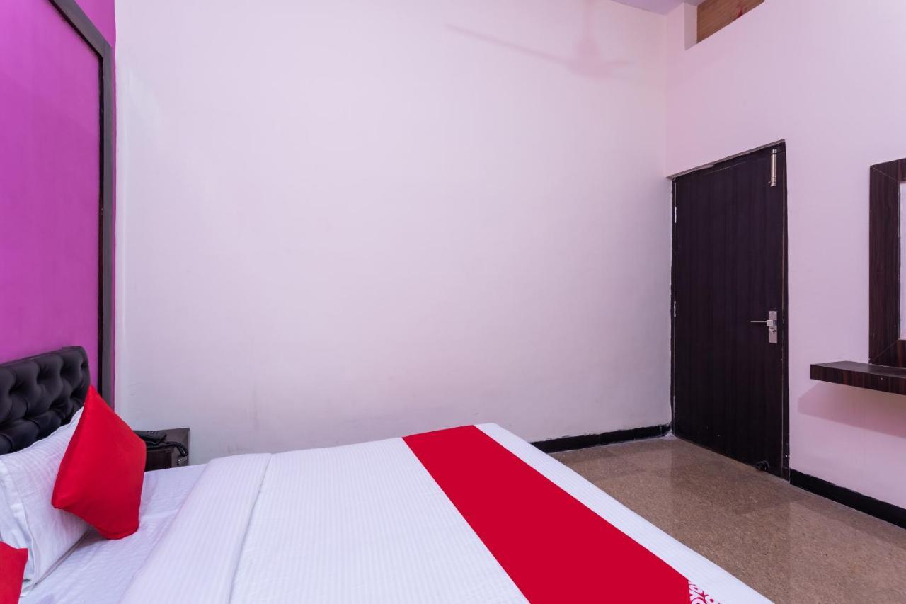 โอโย 35845 ยู-เทิร์น Hotel Harsola ภายนอก รูปภาพ