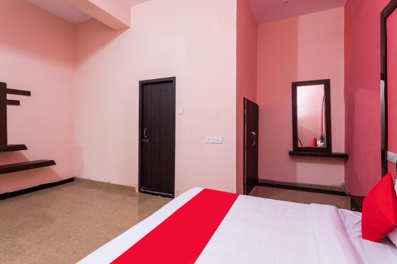 โอโย 35845 ยู-เทิร์น Hotel Harsola ภายนอก รูปภาพ