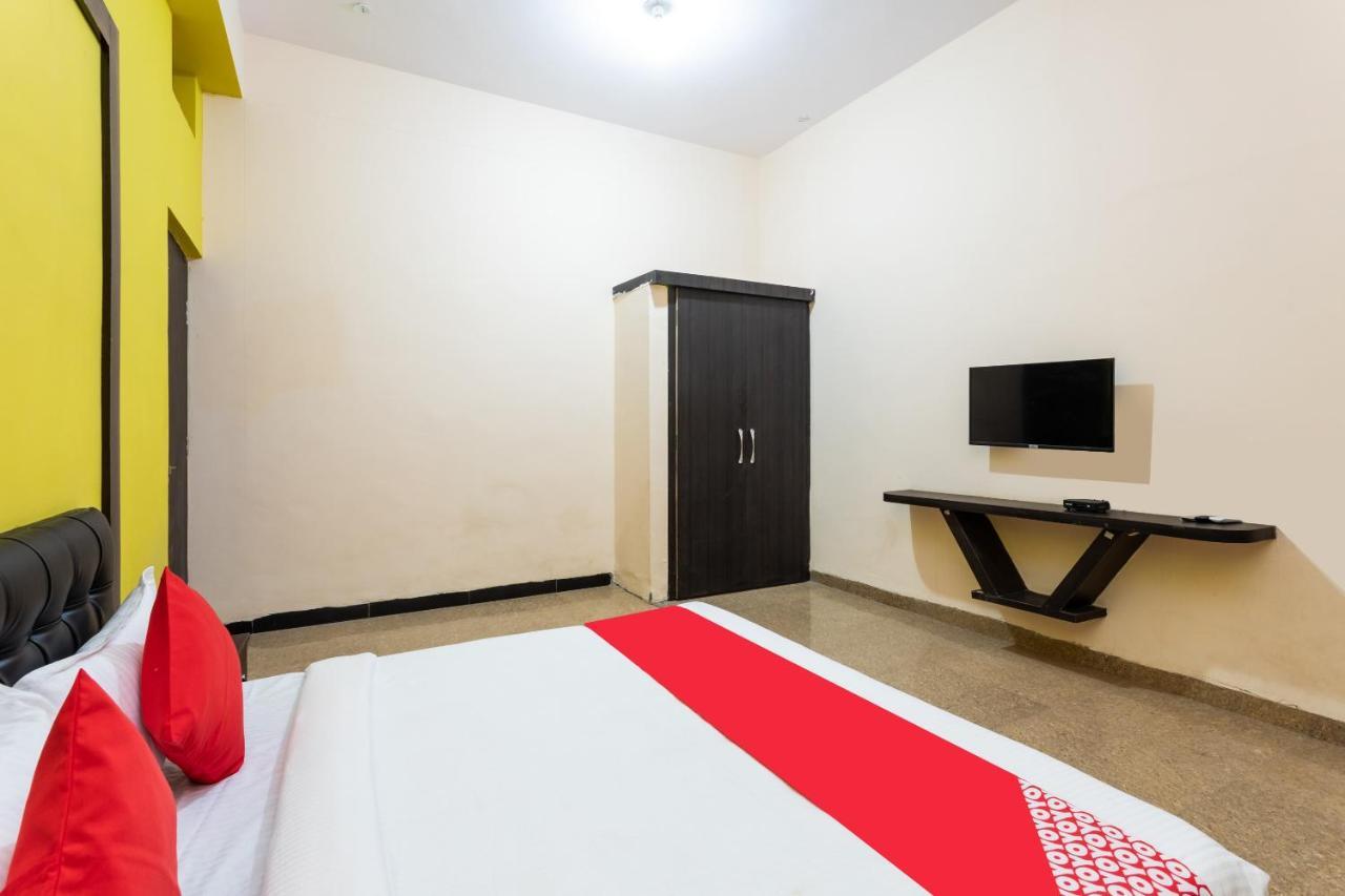 โอโย 35845 ยู-เทิร์น Hotel Harsola ภายนอก รูปภาพ